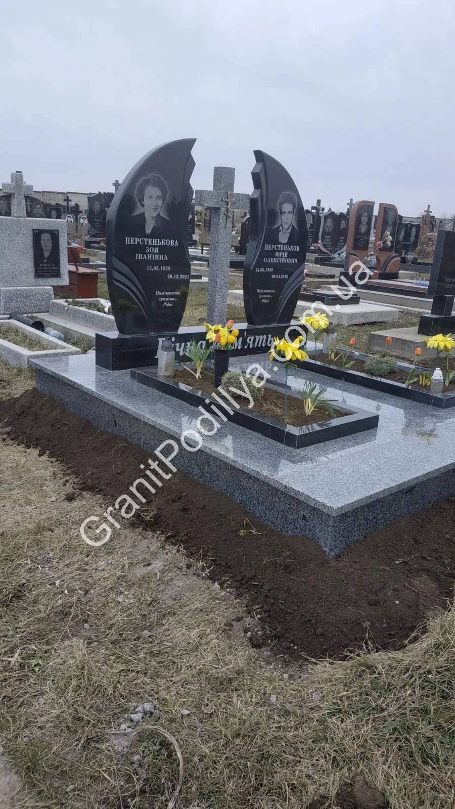 Подвійний пам'ятник з граніту - Кам'янець-Подільський | GranitPodillya